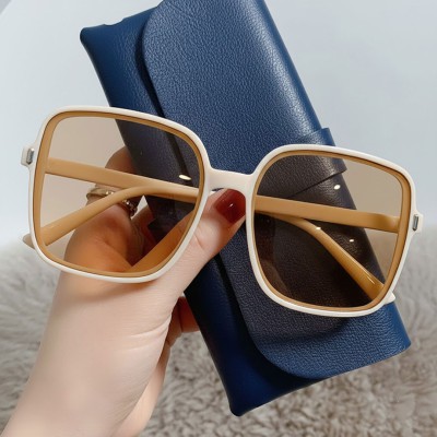 l Stylish modern Sunglasses for Women Brown Color